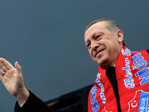 Erdogan verstrakte ook al de greep op het internet.