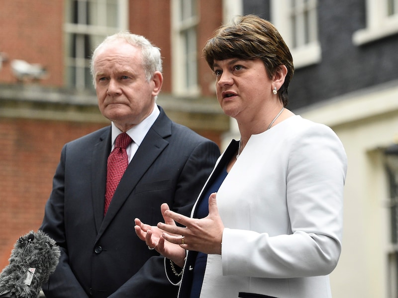 Sinn Féin-leider Martin McGuinness en premier Arlene Foster.